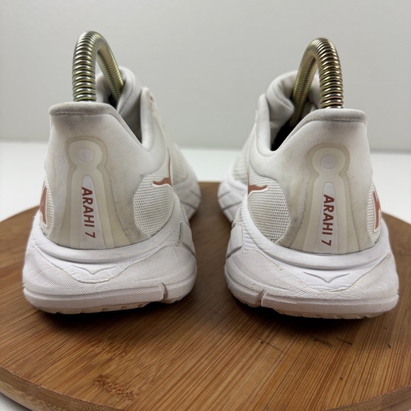 Hoka Arahi 7 White Running Shoes - Picture 4 of 10